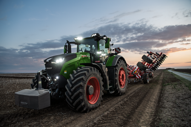 Fendt_PR_2412340 - 1000 x 10000